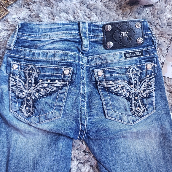Miss Me Girls Size 8 Cropped Denim Embroidered Pocket Jeans - Picture 8 of 8